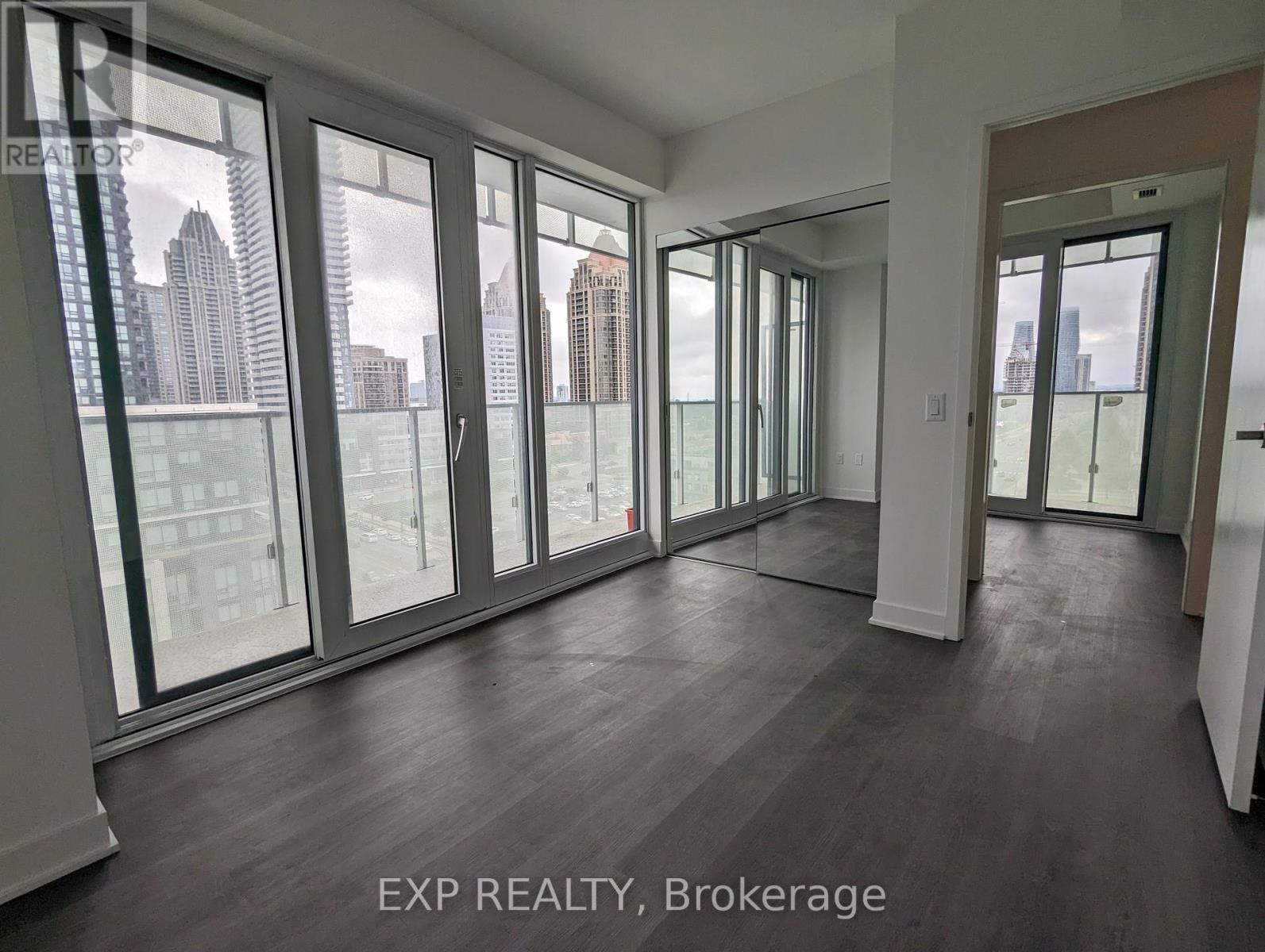 811 - 3900 Confederation Parkway, Mississauga (City Centre), Ontario  L5B 0M3 - Photo 9 - W12186587