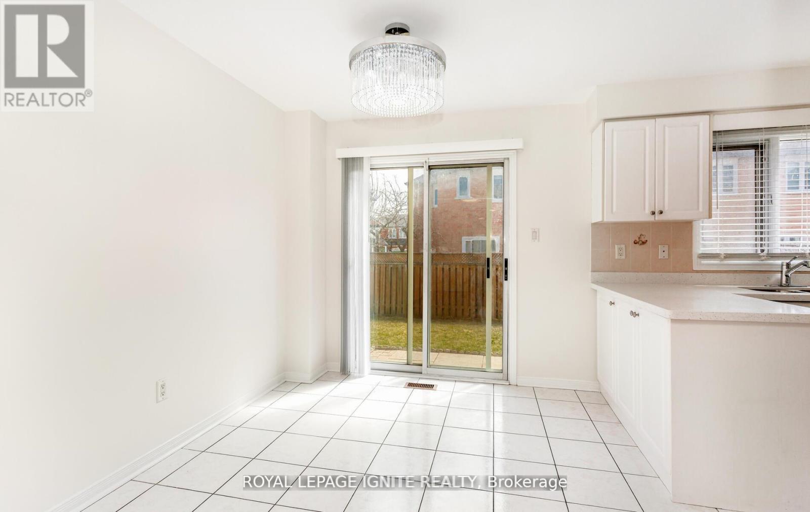 294 Morningmist Street, Brampton (Sandringham-Wellington), Ontario  L6R 2B9 - Photo 16 - W12186594