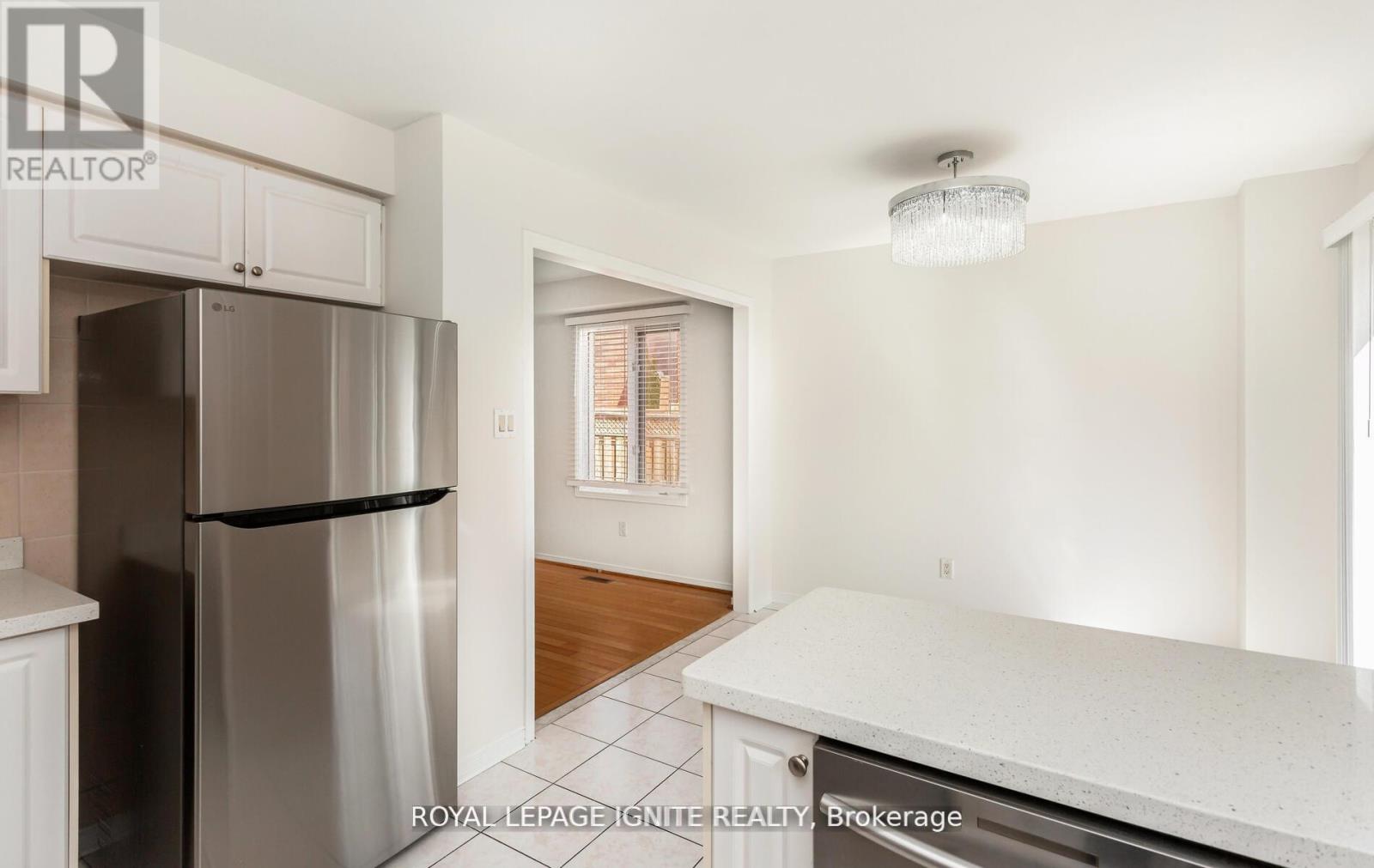294 Morningmist Street, Brampton, Ontario  L6R 2B9 - Photo 22 - W12186594
