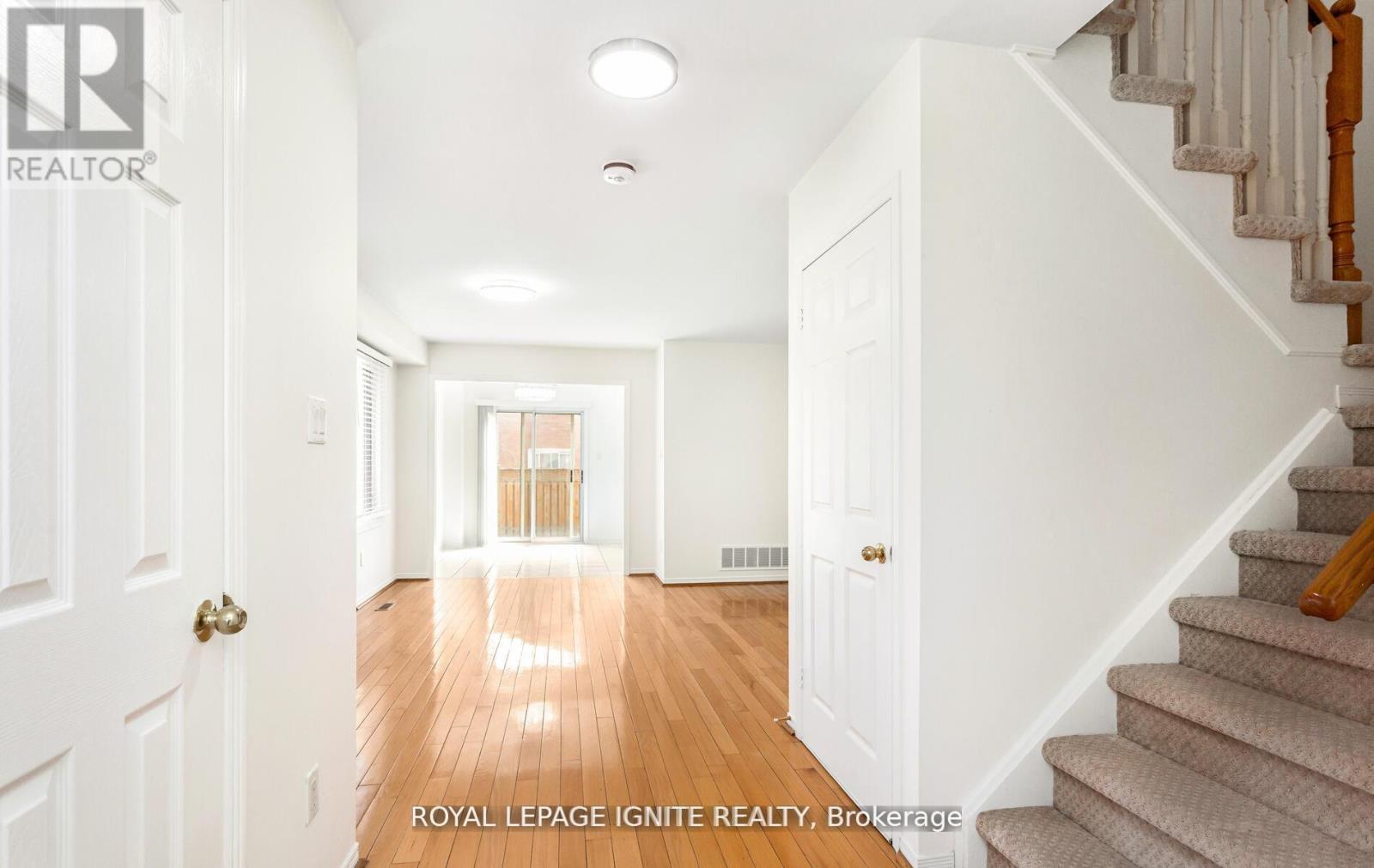 294 Morningmist Street, Brampton, Ontario  L6R 2B9 - Photo 8 - W12186594