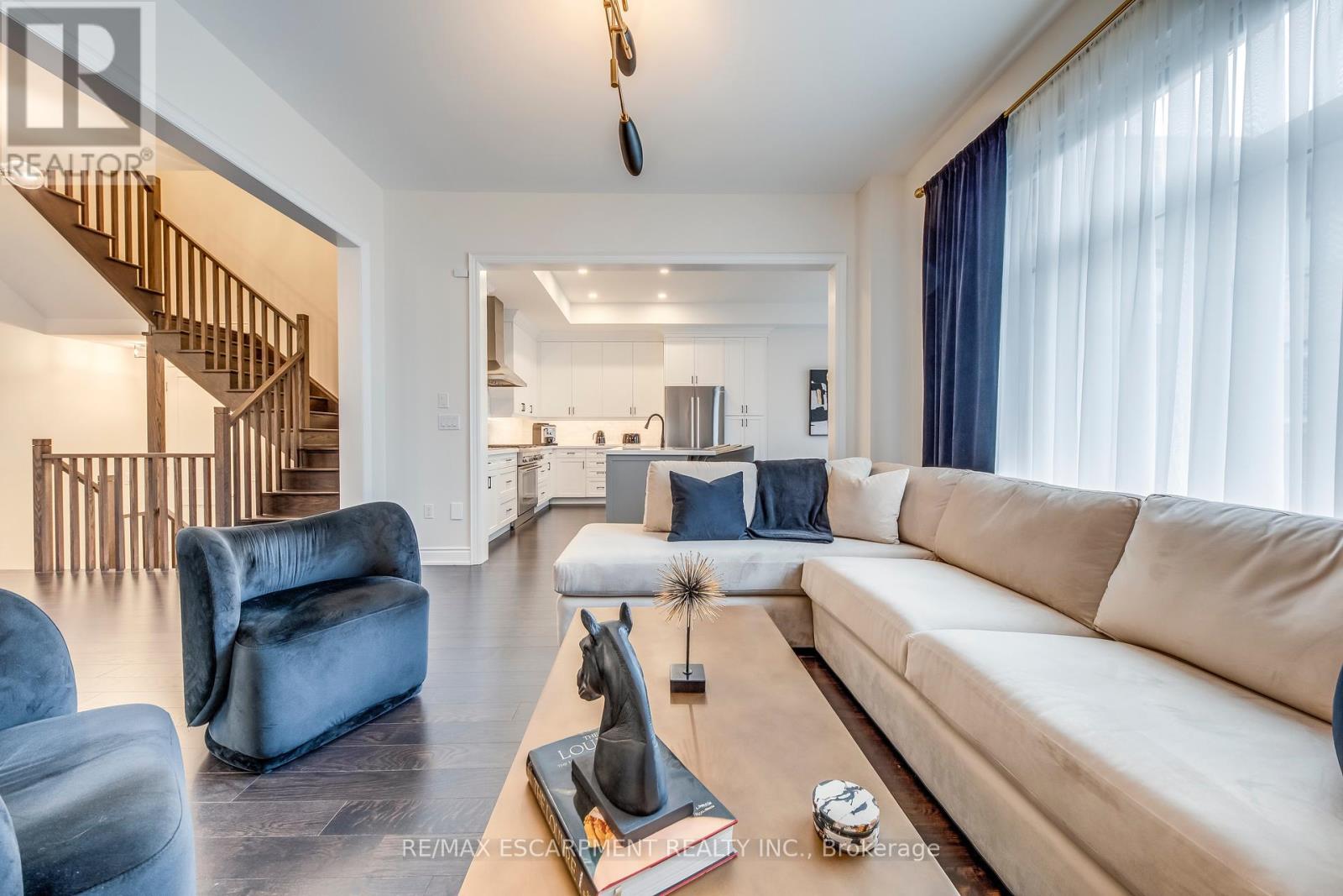 3239 Millicent Avenue, Oakville (Go Glenorchy), Ontario  L6H 0V8 - Photo 11 - W12186597