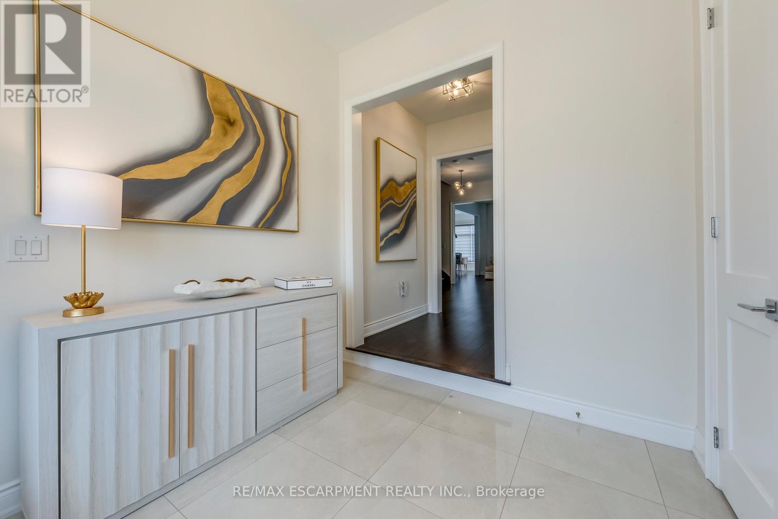 3239 Millicent Avenue, Oakville, Ontario  L6H 0V8 - Photo 4 - W12186597