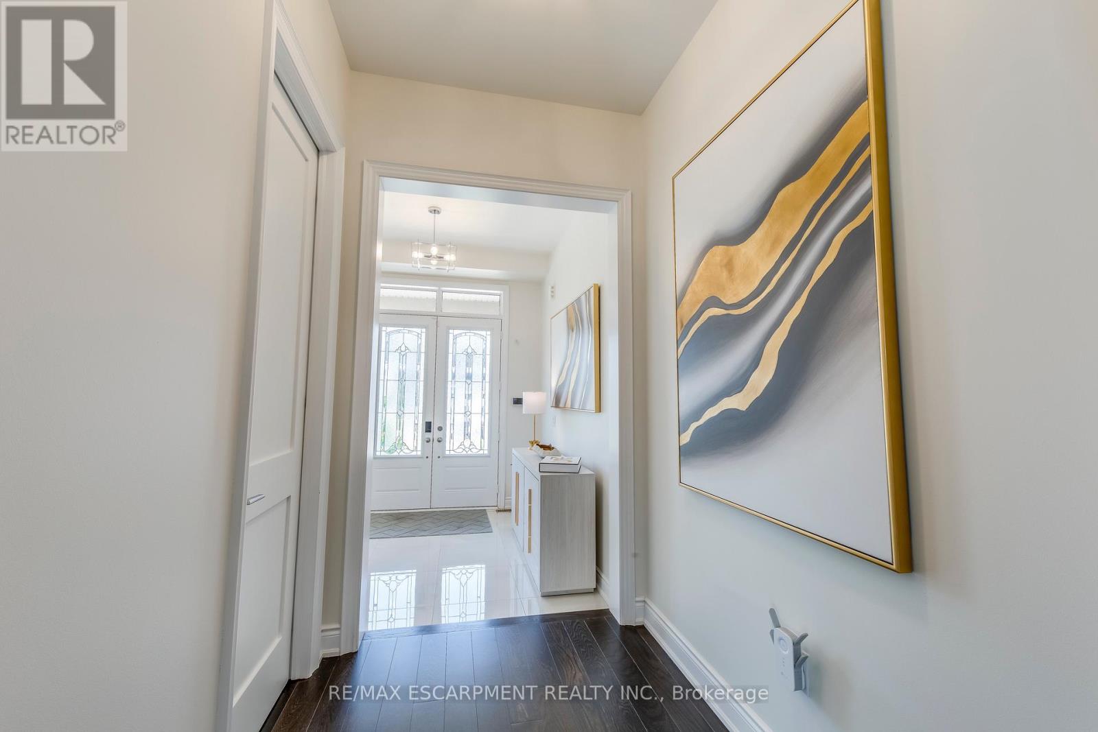 3239 Millicent Avenue, Oakville, Ontario  L6H 0V8 - Photo 5 - W12186597