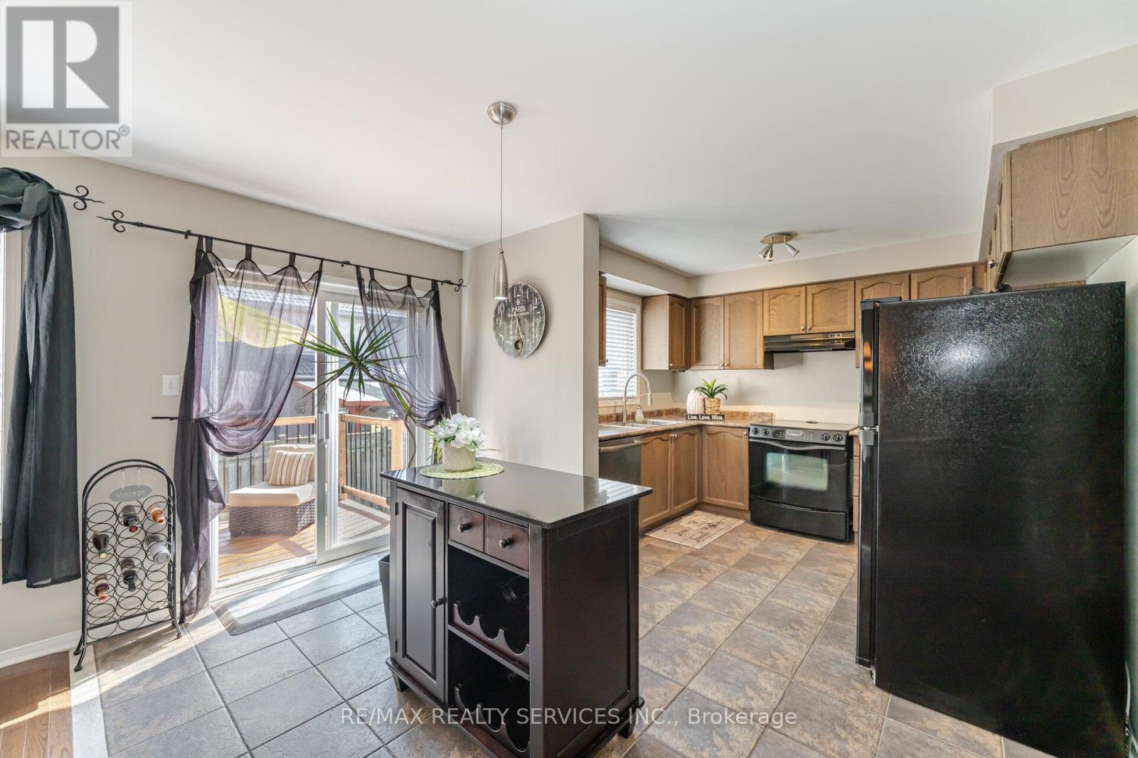 20 Topiary Lane, Brampton, Ontario  L7A 2K6 - Photo 16 - W12186612