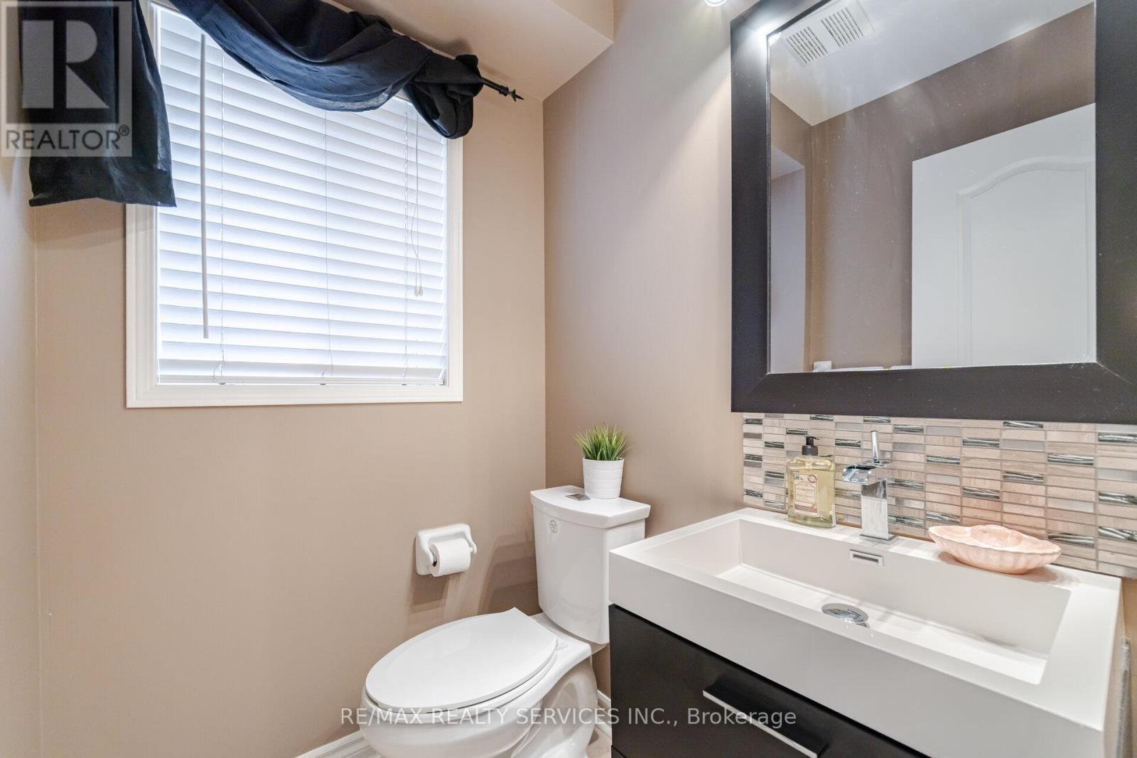 20 Topiary Lane, Brampton, Ontario  L7A 2K6 - Photo 21 - W12186612