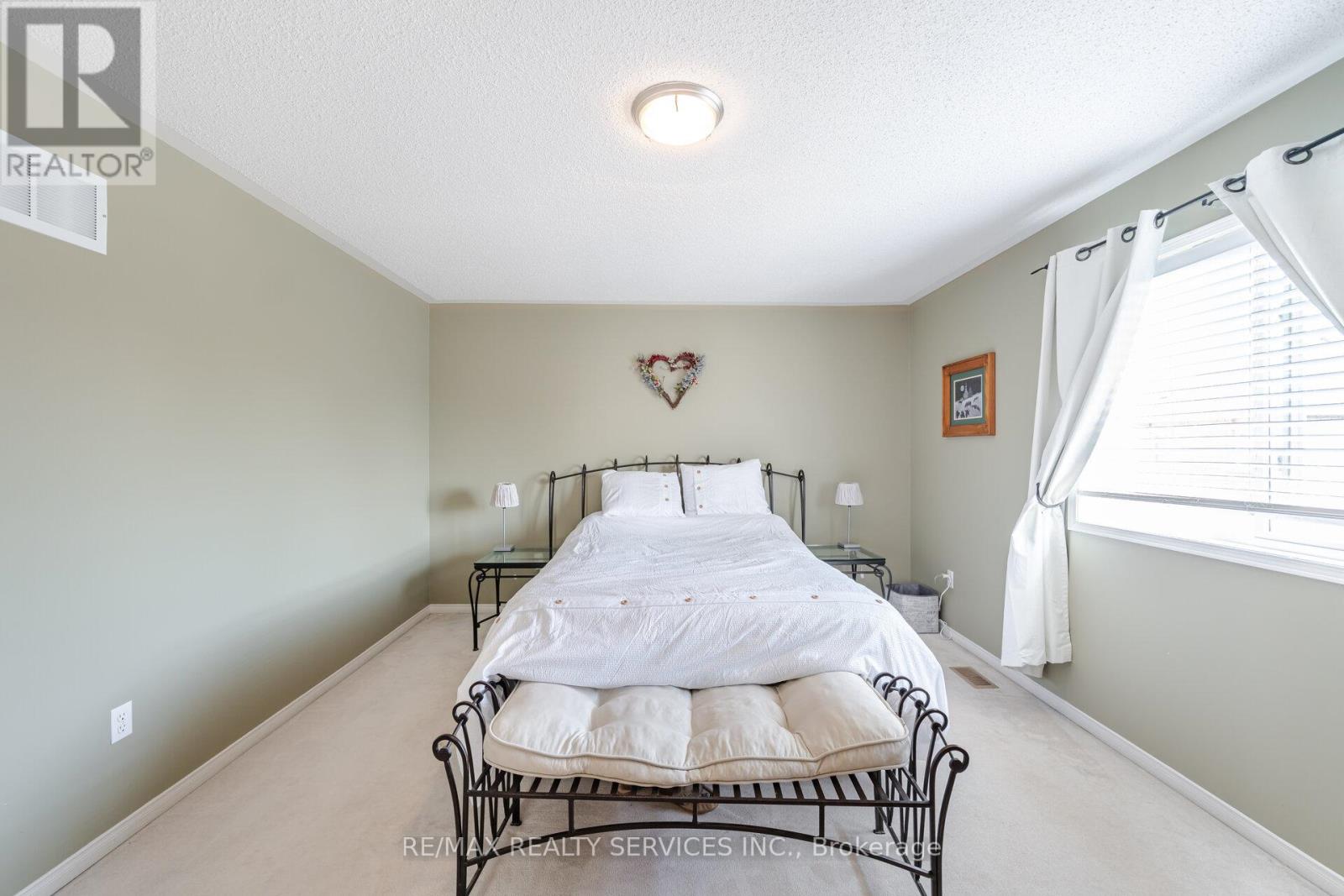 20 Topiary Lane, Brampton, Ontario  L7A 2K6 - Photo 25 - W12186612
