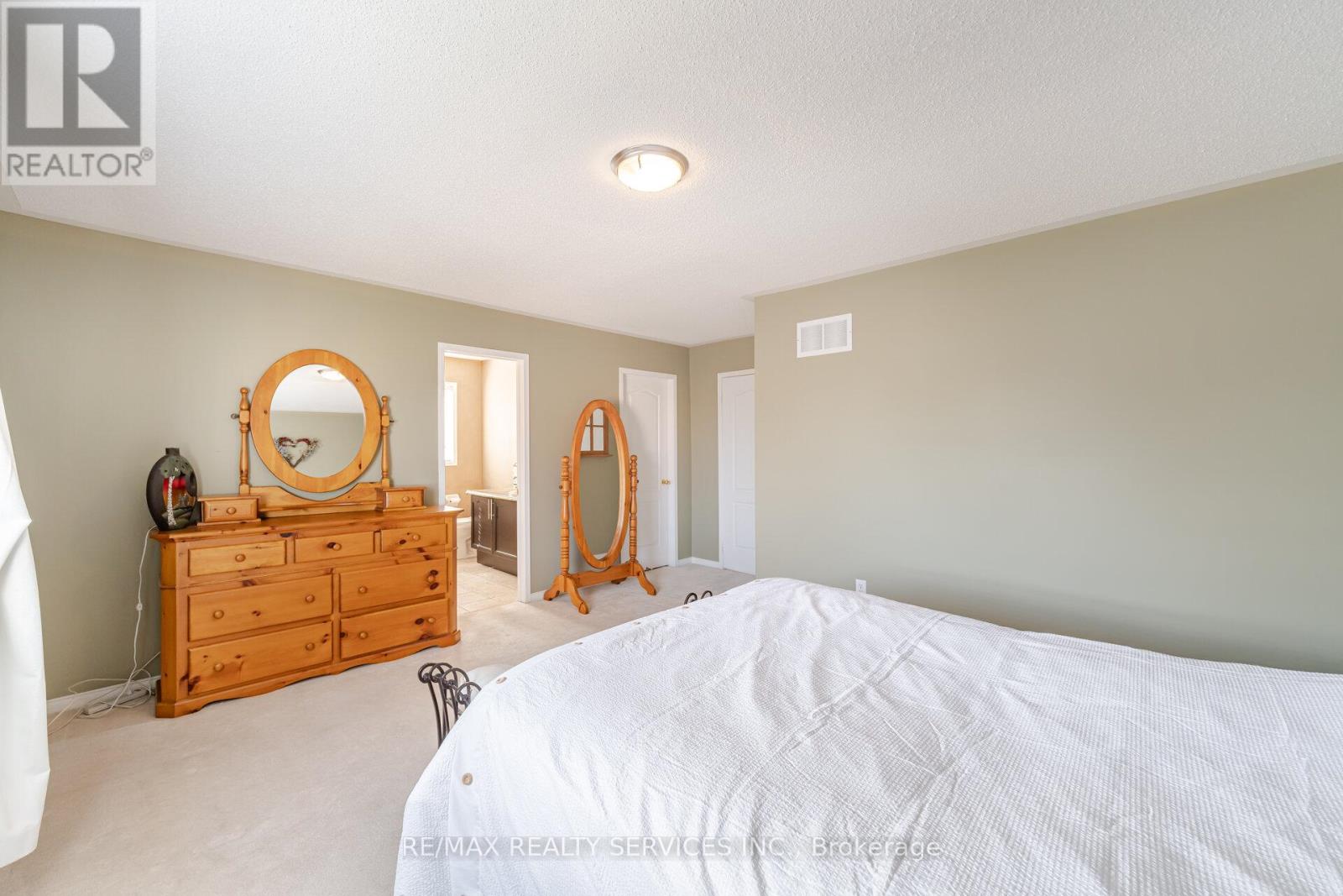 20 Topiary Lane, Brampton, Ontario  L7A 2K6 - Photo 26 - W12186612