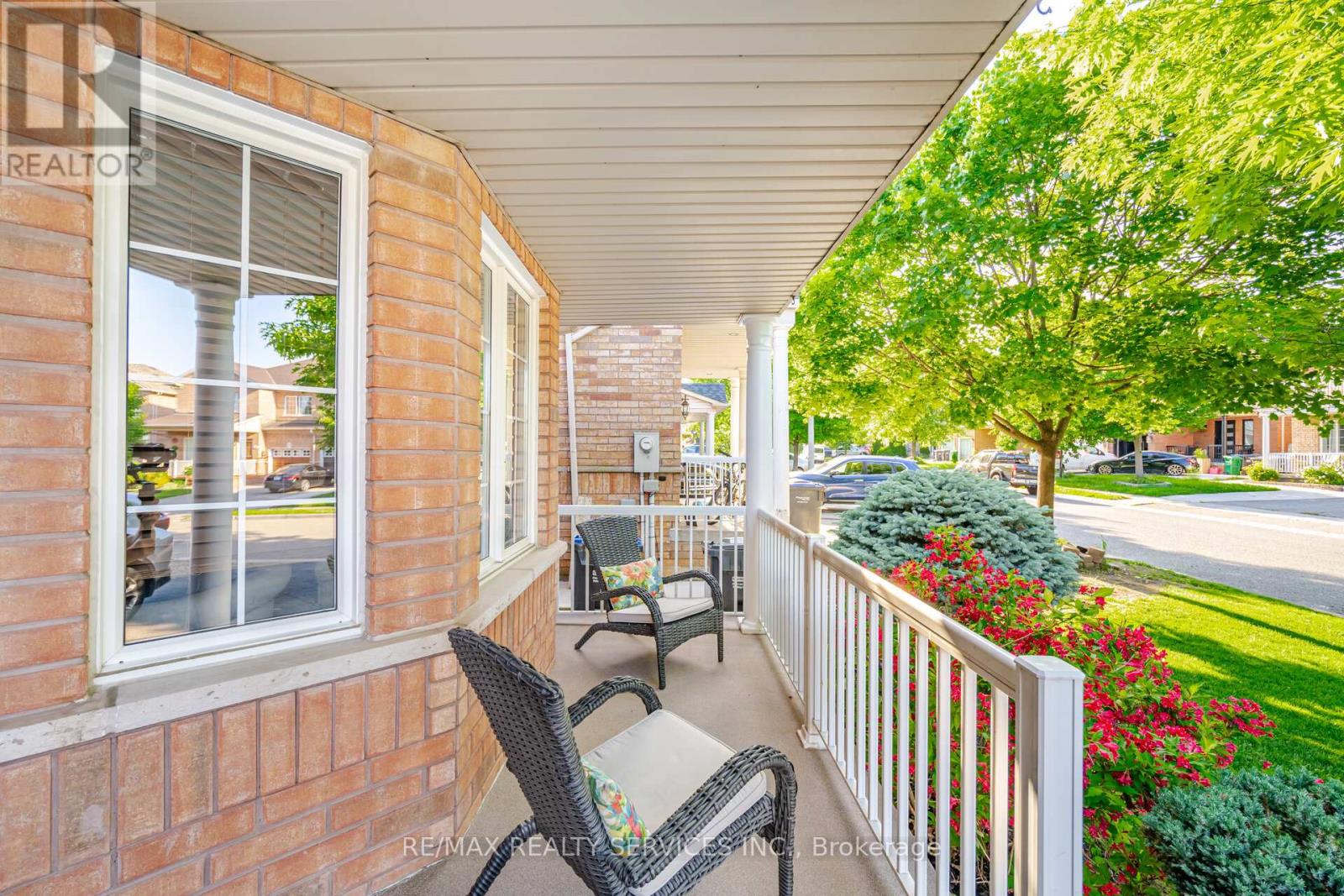 20 Topiary Lane, Brampton, Ontario  L7A 2K6 - Photo 3 - W12186612