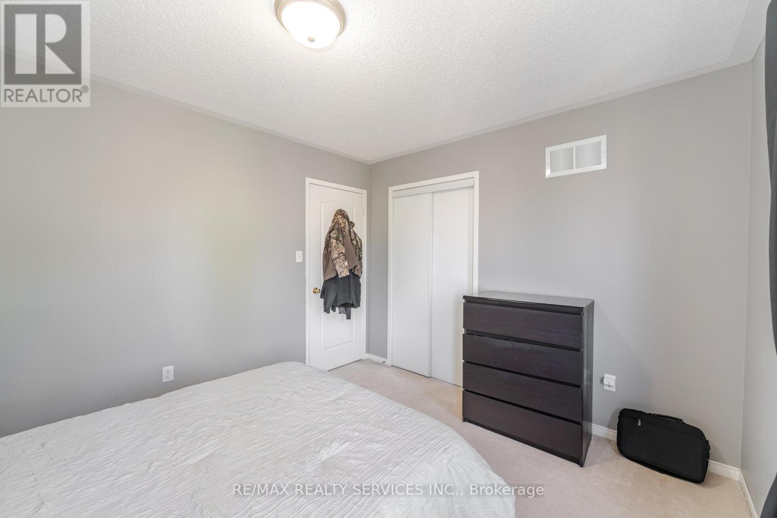 20 Topiary Lane, Brampton, Ontario  L7A 2K6 - Photo 30 - W12186612