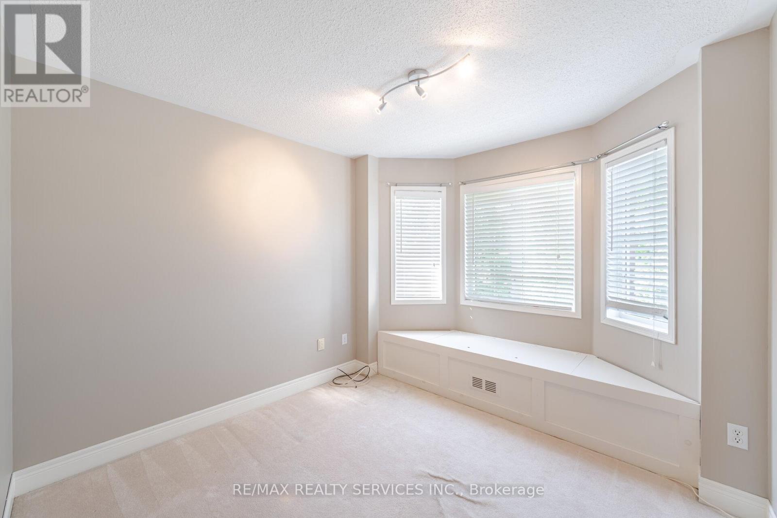 20 Topiary Lane, Brampton, Ontario  L7A 2K6 - Photo 31 - W12186612