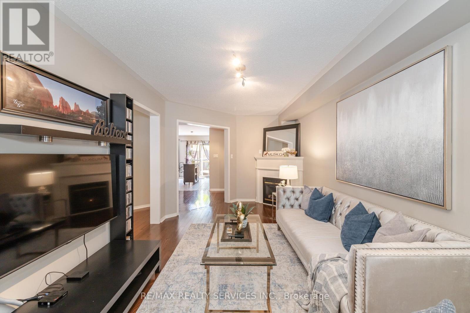 20 Topiary Lane, Brampton, Ontario  L7A 2K6 - Photo 9 - W12186612