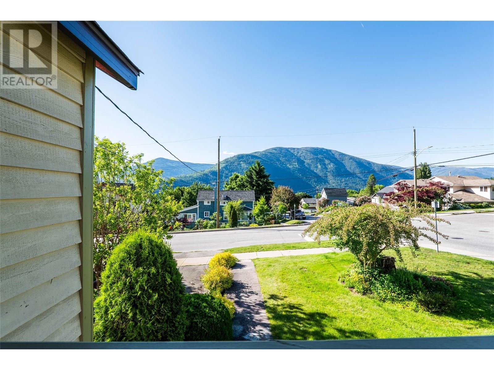 324 Houston Street, Nelson, British Columbia  V1L 5H4 - Photo 61 - 10350053