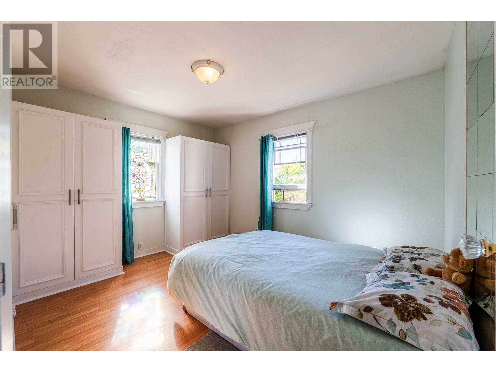324 Houston Street, Nelson, British Columbia  V1L 5H4 - Photo 8 - 10350053