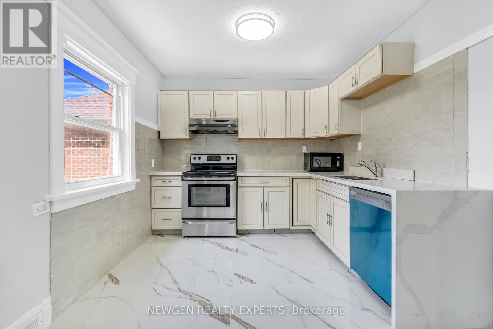 5765 Dorchester Road, Niagara Falls, Ontario  L2G 5S6 - Photo 17 - X12186578