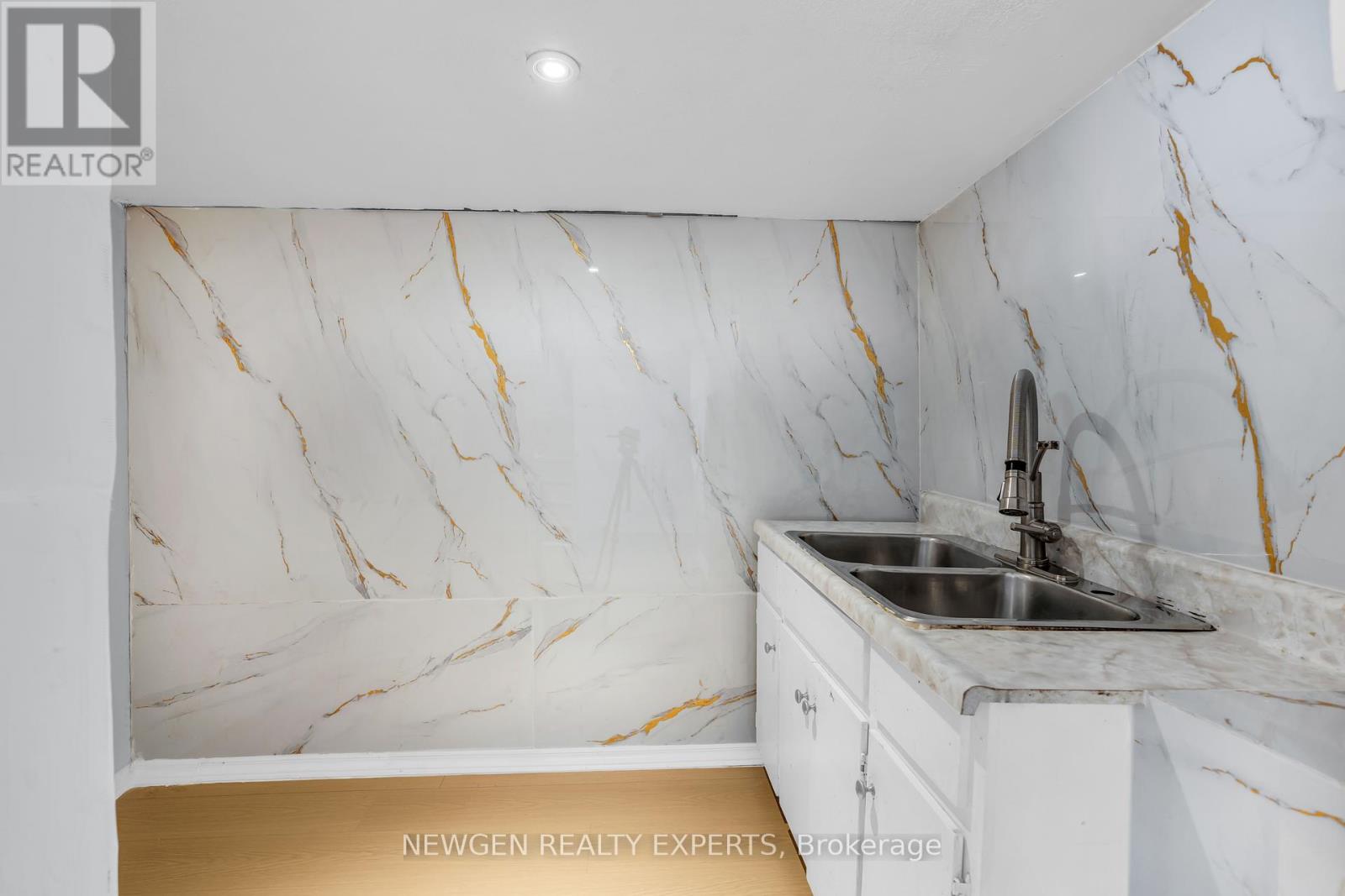 5765 Dorchester Road, Niagara Falls, Ontario  L2G 5S6 - Photo 38 - X12186578