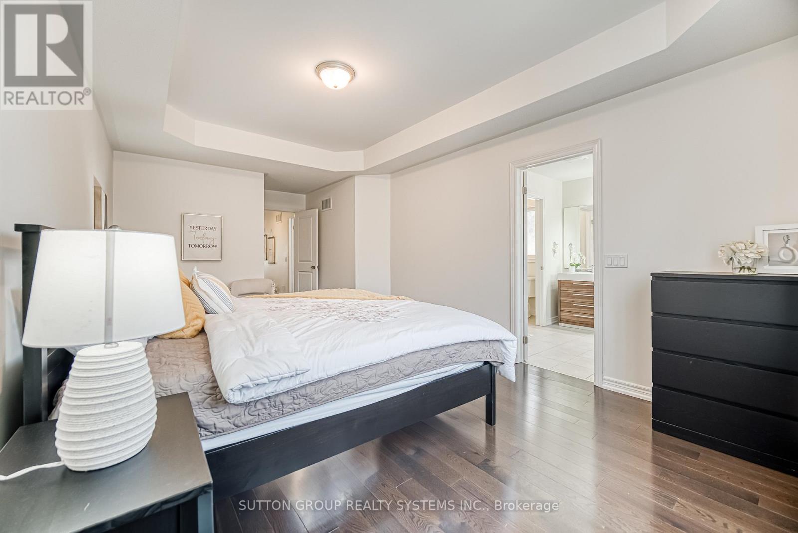 3059 Isaac Avenue, Oakville, Ontario  L6M 0S7 - Photo 25 - W12186126