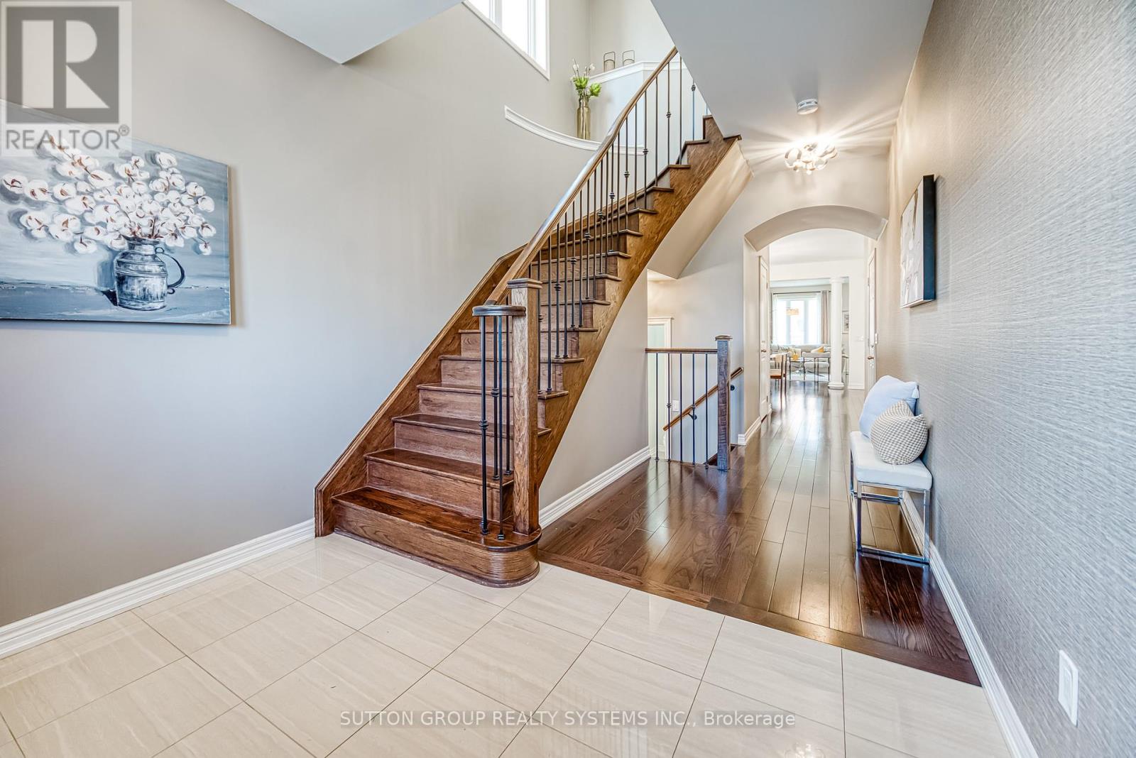 3059 Isaac Avenue, Oakville, Ontario  L6M 0S7 - Photo 5 - W12186126