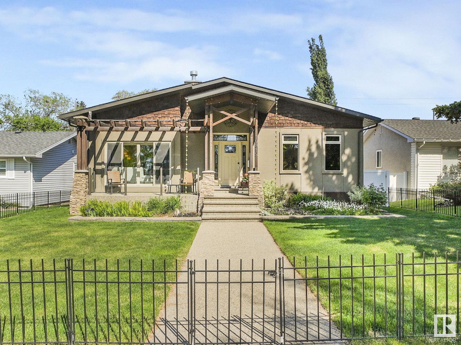 10819 54 St Nw, Edmonton, Alberta  T6A 2H8 - Photo 1 - E4439398