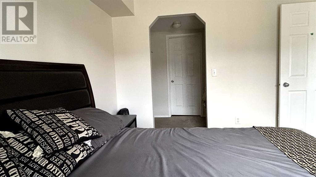 Property at 8208, 70 Panamount Drive NW image 5