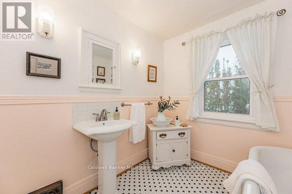 16 Mitchell Street, Guelph, Ontario  N1E 4J1 - Photo 35 - X12179264