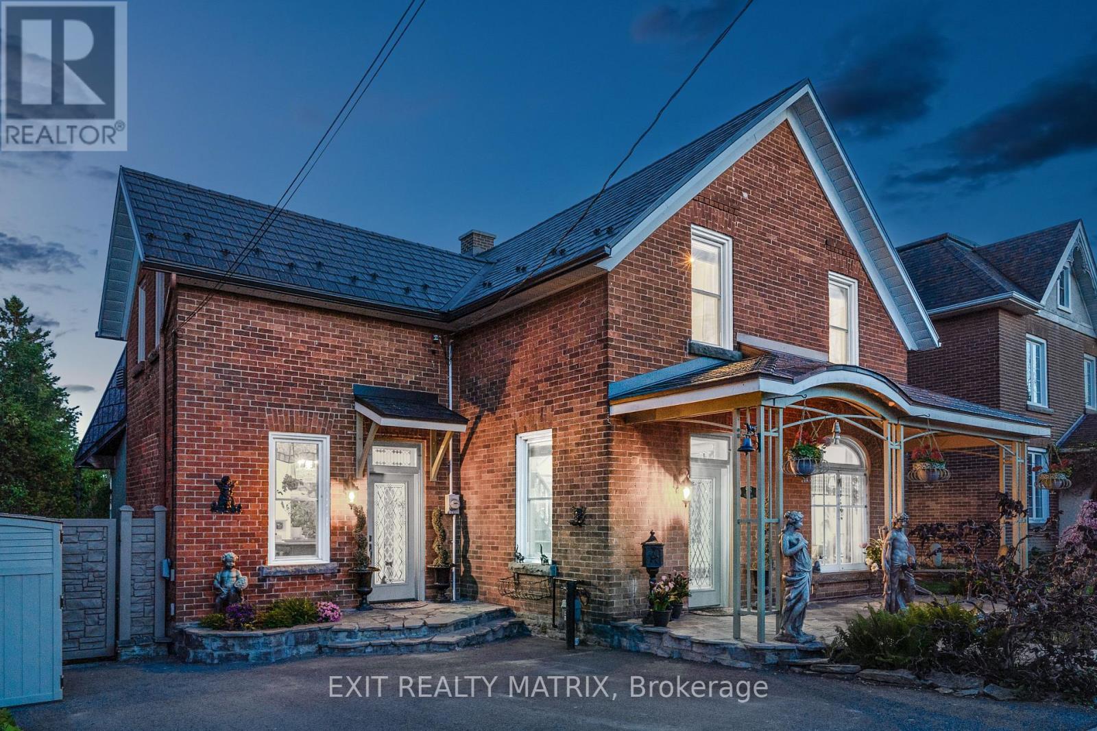 98 William Street, Carleton Place, Ontario  K7C 1X6 - Photo 1 - X12160261