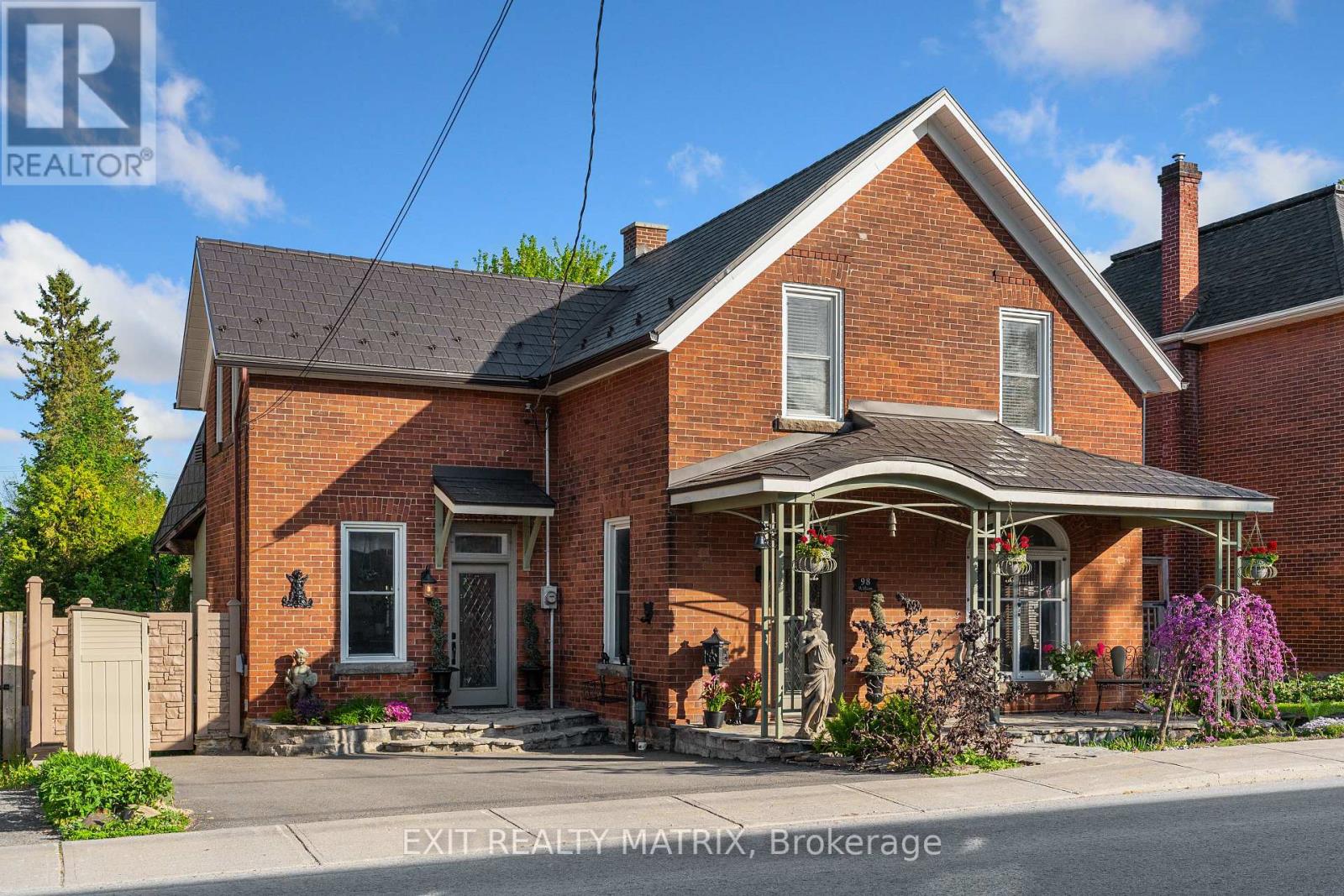 98 William Street, Carleton Place, Ontario  K7C 1X6 - Photo 3 - X12160261