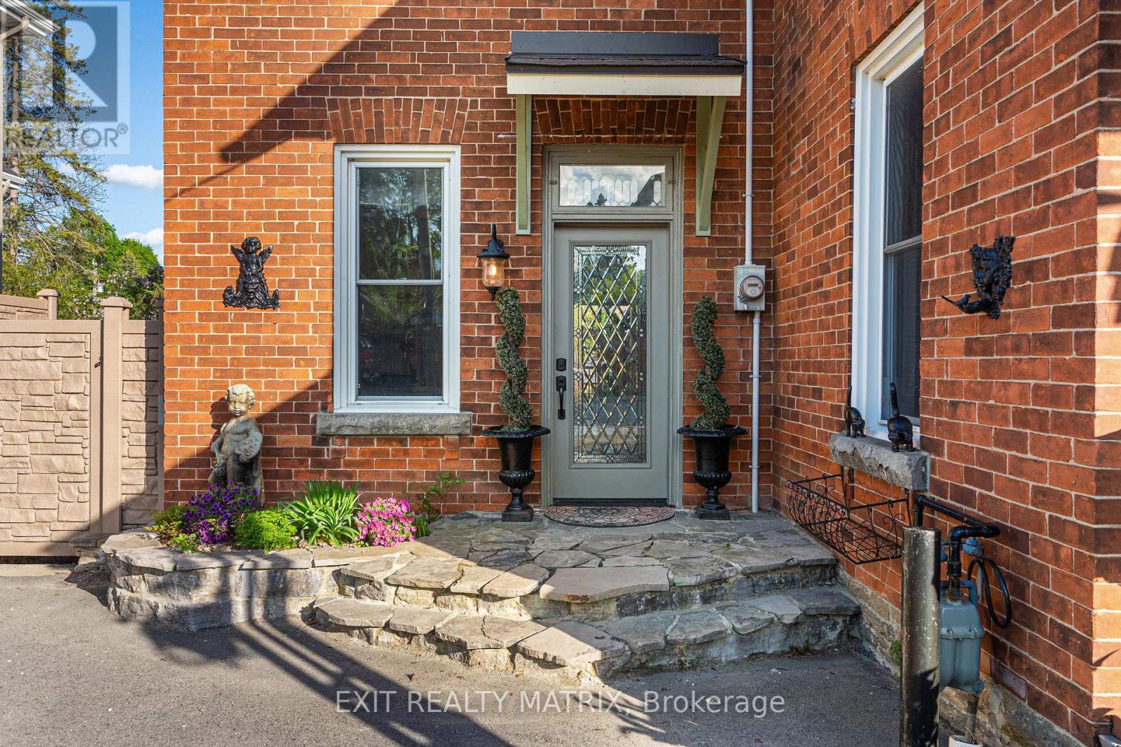 98 William Street, Carleton Place, Ontario  K7C 1X6 - Photo 4 - X12160261