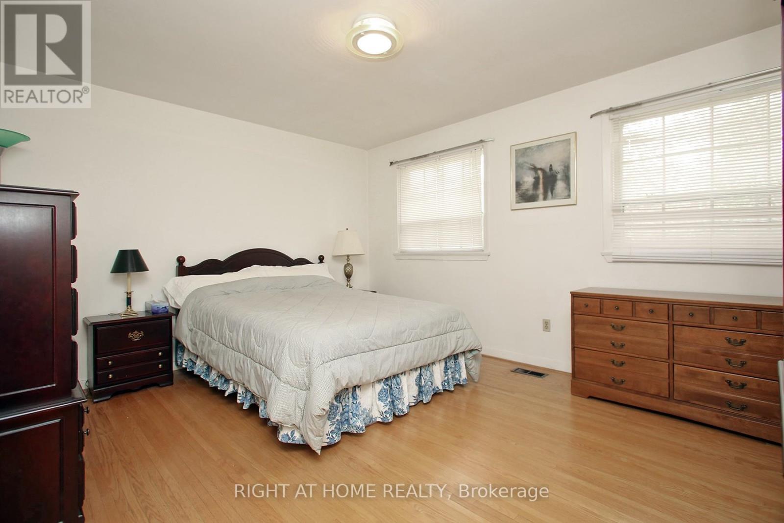 113 Lord Seaton Road, Toronto, Ontario  M2P 1K8 - Photo 25 - C12186620