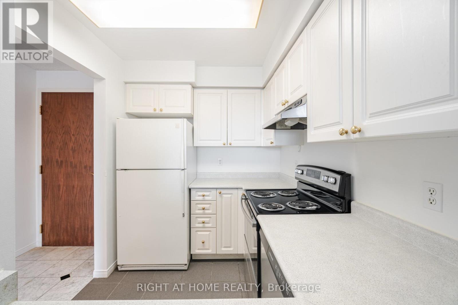 Lph09 - 8 Pemberton Avenue, Toronto (Newtonbrook East), Ontario  M2M 1Y1 - Photo 20 - C12061677