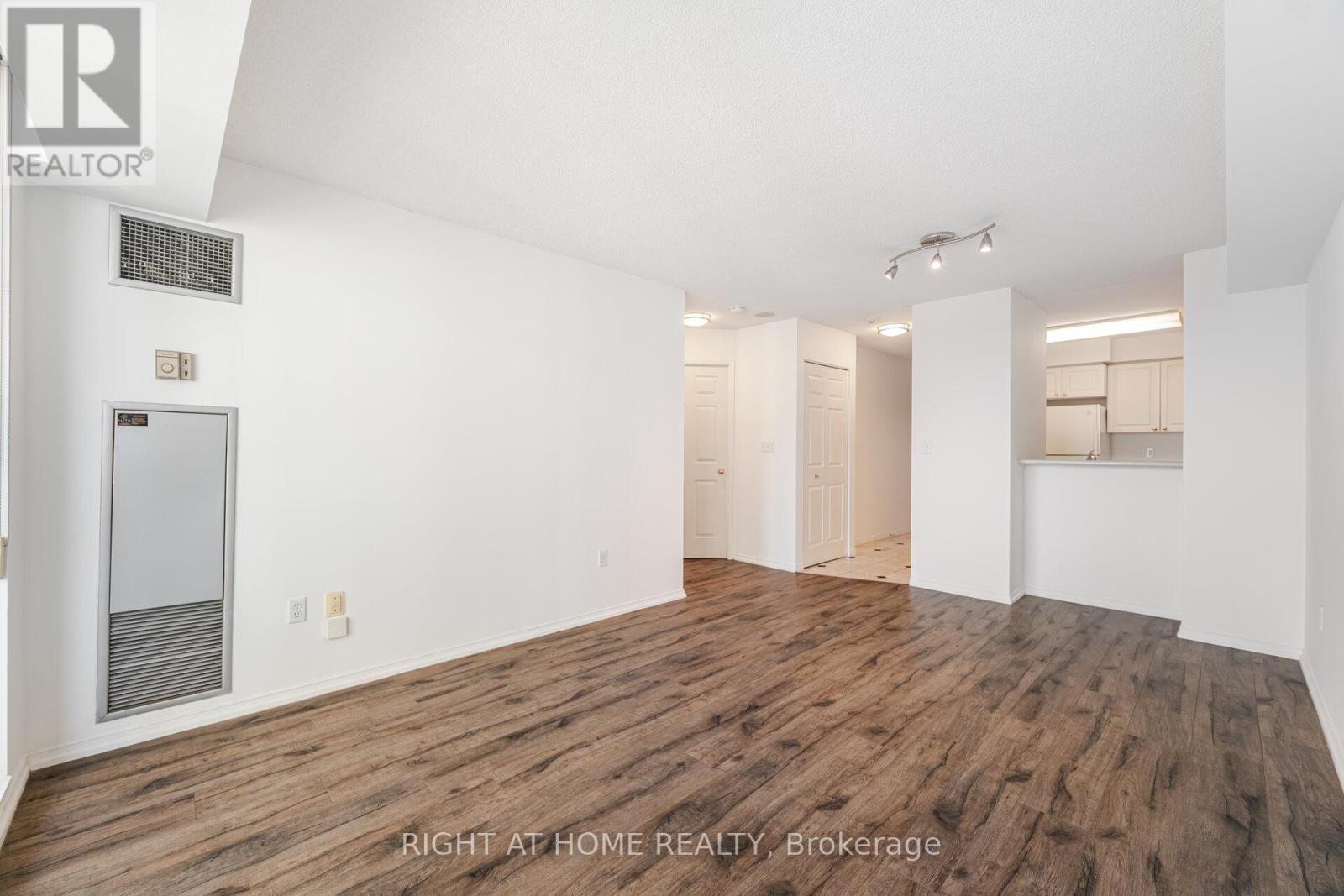 Lph09 - 8 Pemberton Avenue, Toronto (Newtonbrook East), Ontario  M2M 1Y1 - Photo 14 - C12061677
