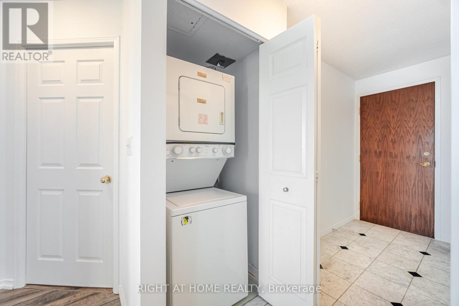 Lph09 - 8 Pemberton Avenue, Toronto (Newtonbrook East), Ontario  M2M 1Y1 - Photo 25 - C12061677