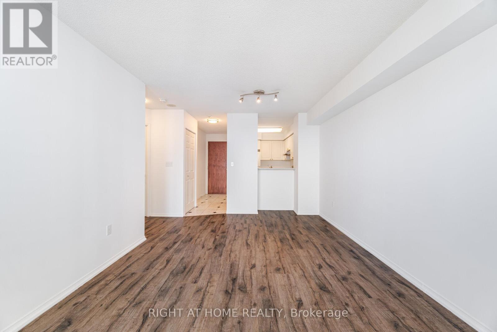 Lph09 - 8 Pemberton Avenue, Toronto (Newtonbrook East), Ontario  M2M 1Y1 - Photo 15 - C12061677