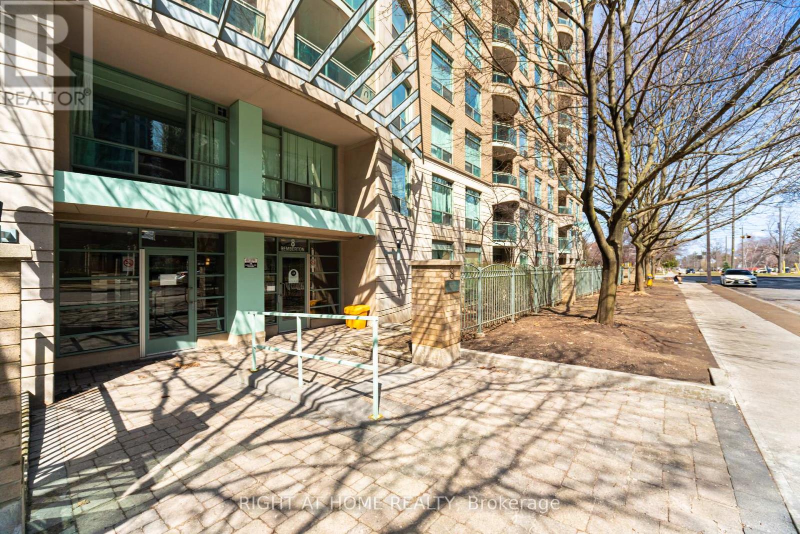 Property at LPH09 - 8 PEMBERTON AVENUE image 2