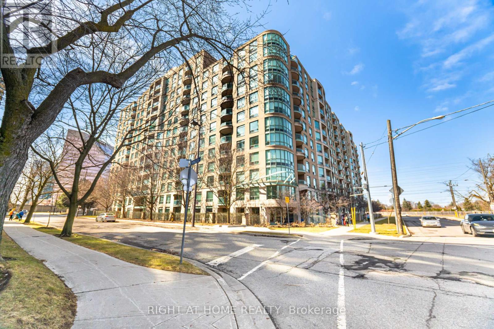 Property at LPH09 - 8 PEMBERTON AVENUE image 1