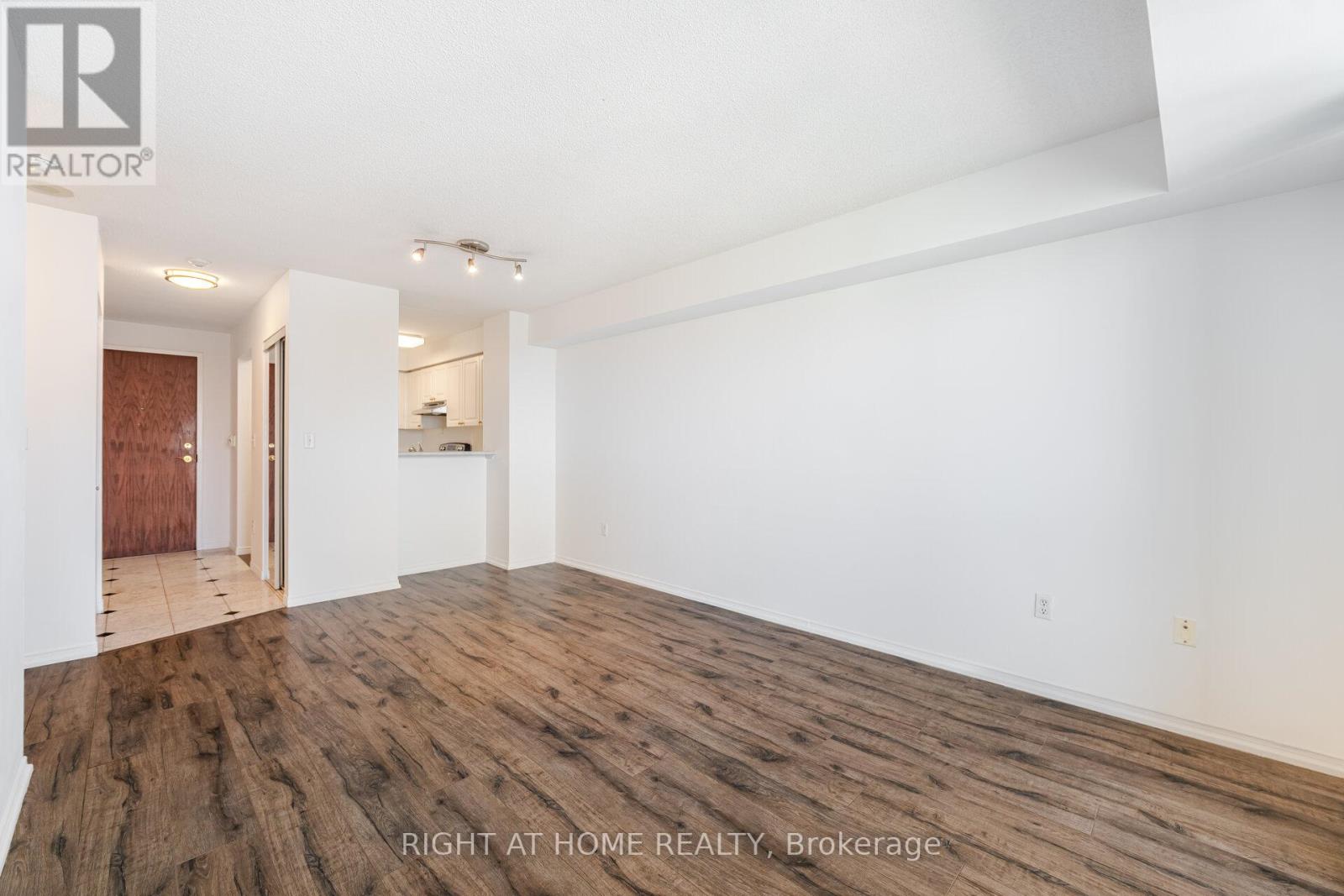 Lph09 - 8 Pemberton Avenue, Toronto (Newtonbrook East), Ontario  M2M 1Y1 - Photo 17 - C12061677