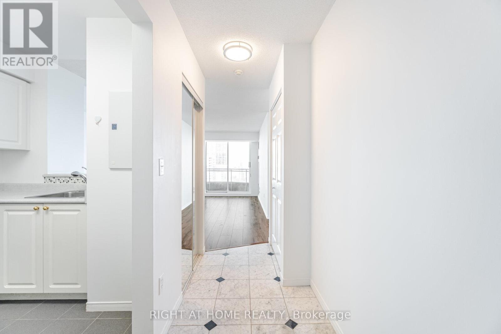 Lph09 - 8 Pemberton Avenue, Toronto (Newtonbrook East), Ontario  M2M 1Y1 - Photo 8 - C12061677
