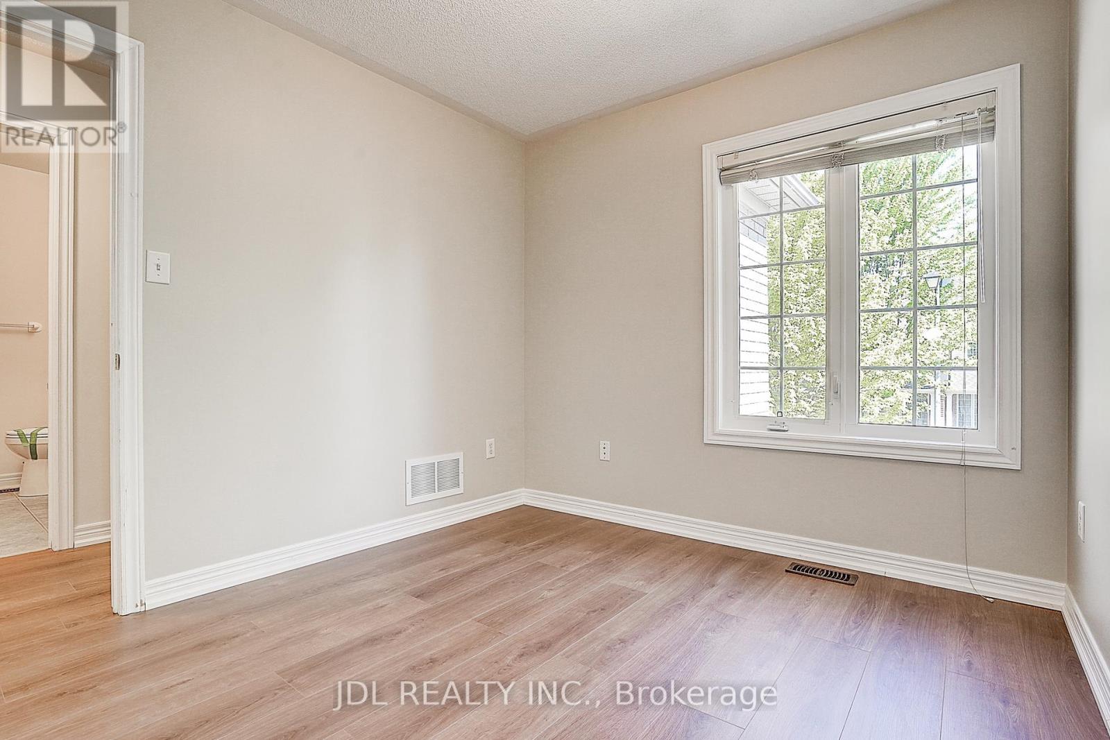 64 Pillar Rock Crescent, Markham (Victoria Manor-Jennings Gate), Ontario  L6C 3H4 - Photo 30 - N12182977
