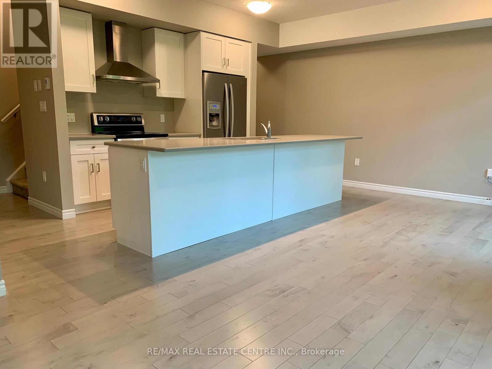 49 - 107 Westra Drive, Guelph (Willow West/sugarbush/west Acres), Ontario  N1K 1Z7 - Photo 3 - X12183218