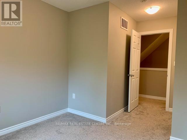 49 - 107 Westra Drive, Guelph (Willow West/sugarbush/west Acres), Ontario  N1K 1Z7 - Photo 24 - X12183218