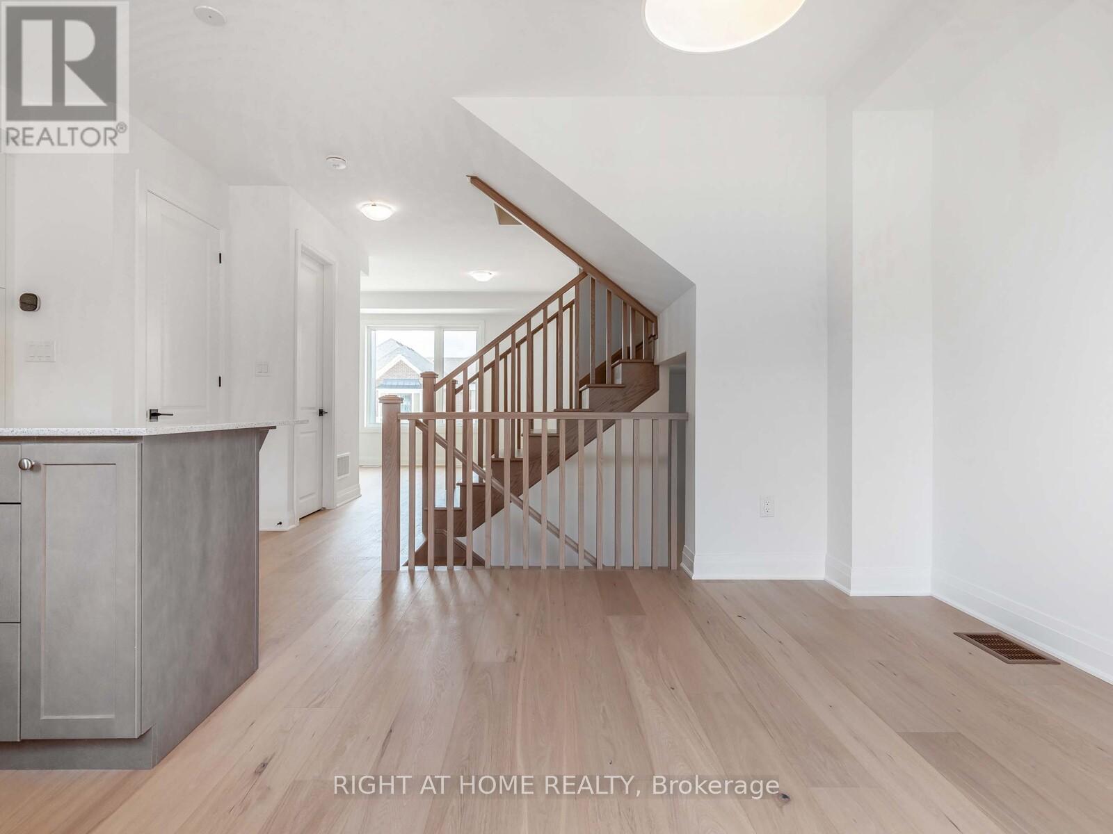 3 Wisla Avenue, Markham, Ontario  L6C 3M1 - Photo 12 - N12186637