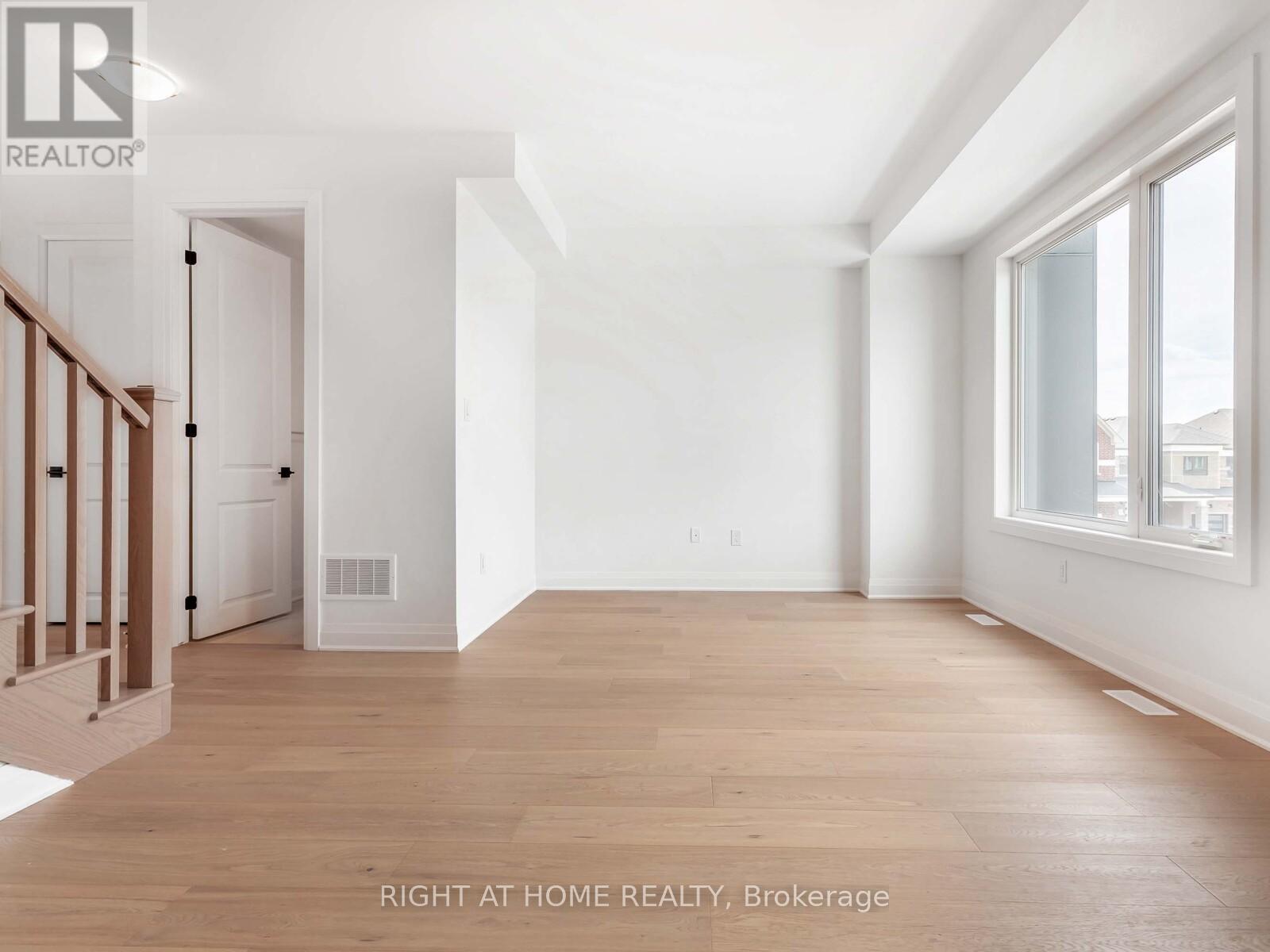 3 Wisla Avenue, Markham, Ontario  L6C 3M1 - Photo 7 - N12186637