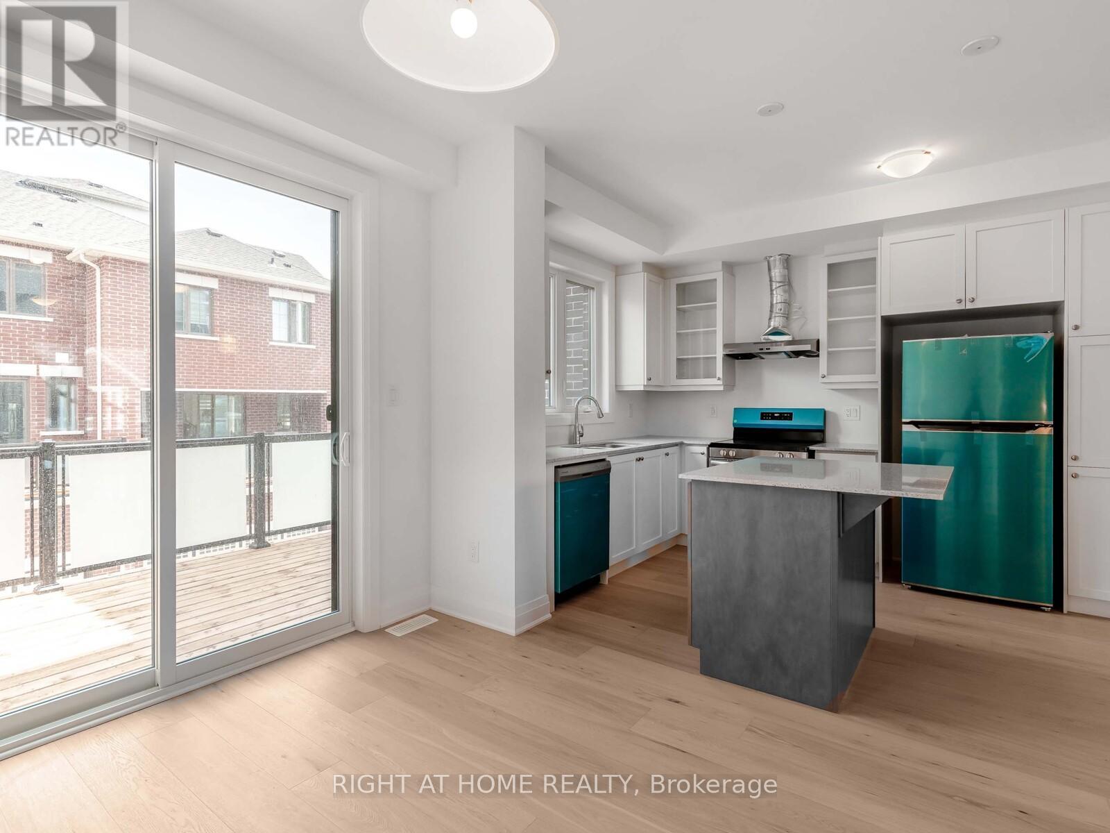 3 Wisla Avenue, Markham, Ontario  L6C 3M1 - Photo 8 - N12186637