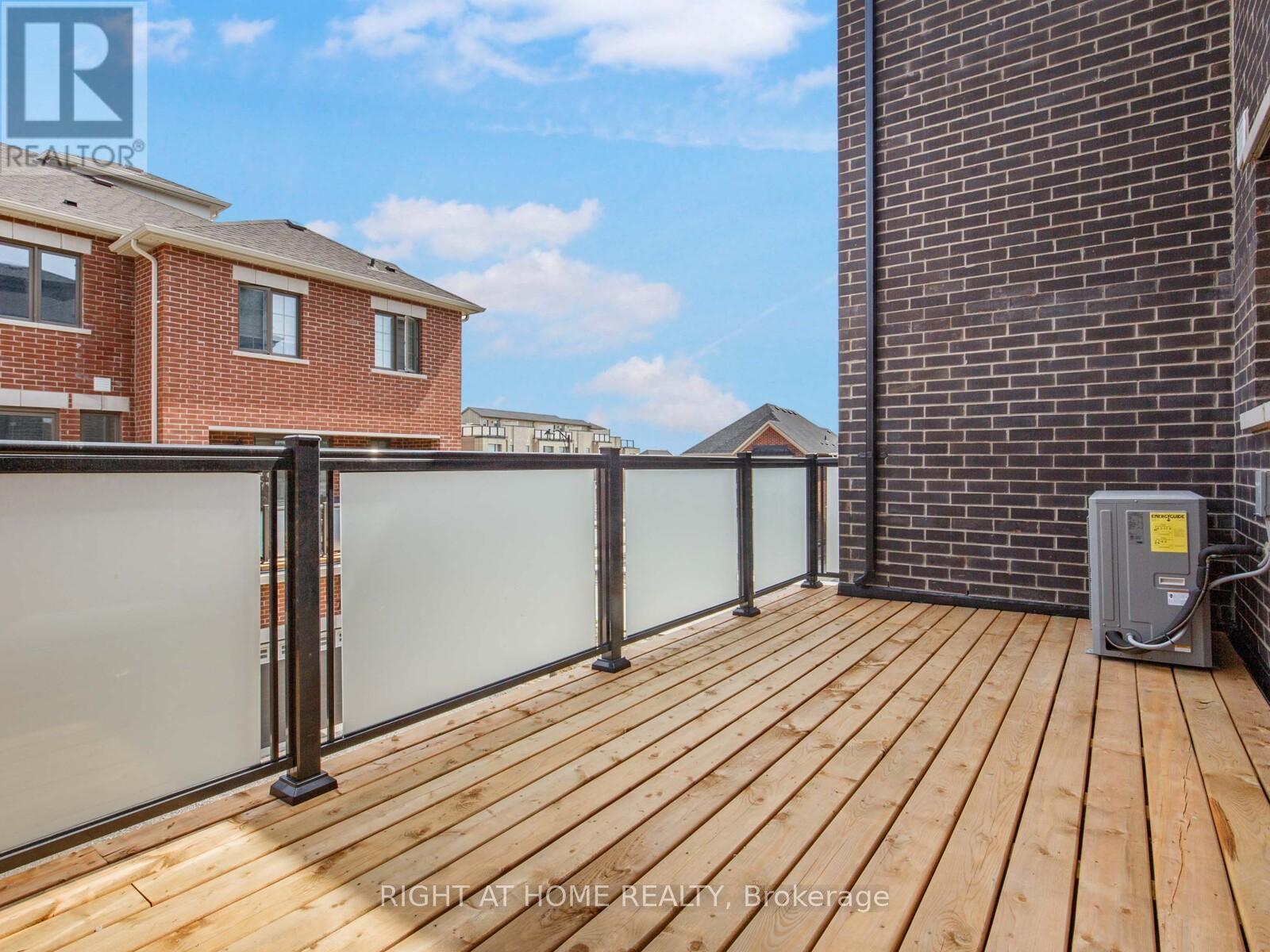 3 Wisla Avenue, Markham, Ontario  L6C 3M1 - Photo 9 - N12186637