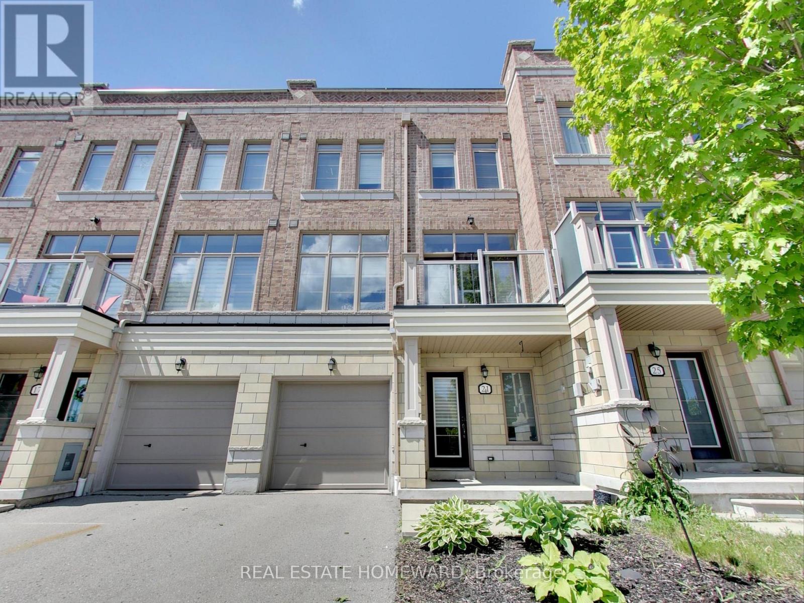 21 Cornerbank Crescent, Whitchurch-Stouffville, Ontario  L4A 1X1 - Photo 2 - N12186639