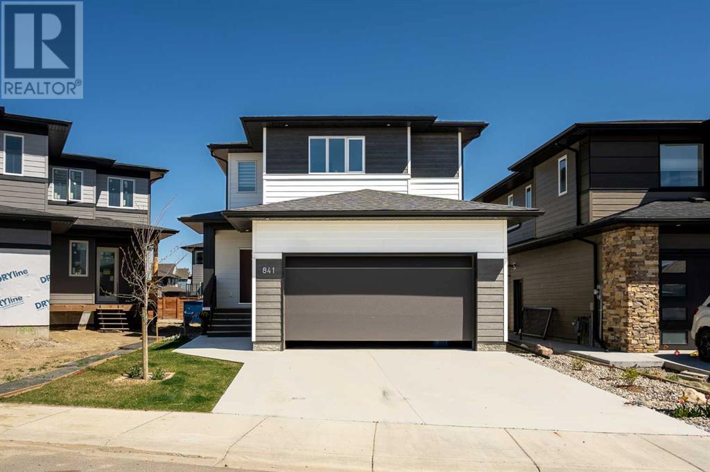 Property at 841 Devonia Circle W image 1