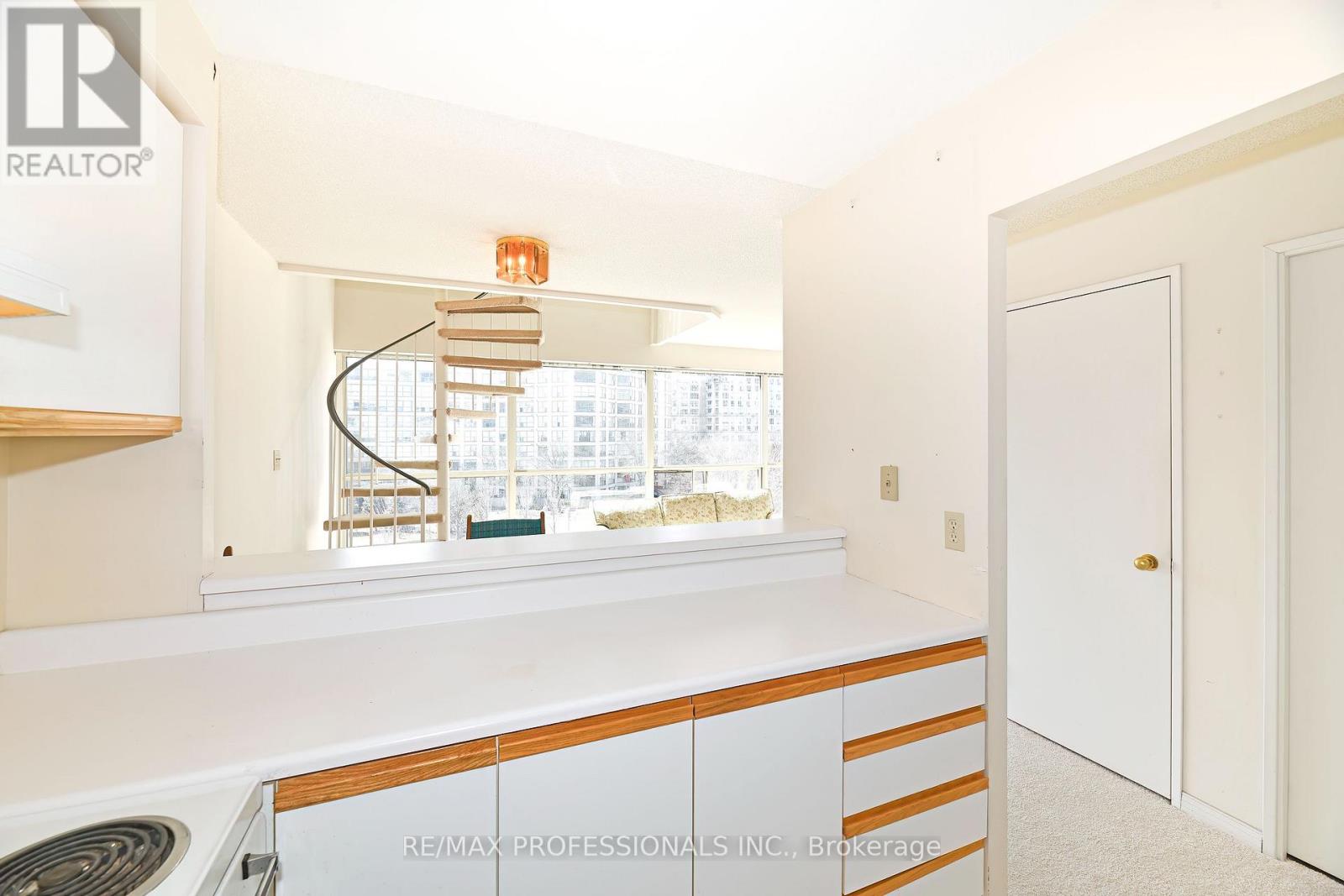 528 - 2261 Lakeshore Boulevard W, Toronto, Ontario  M8V 3X1 - Photo 10 - W12186627