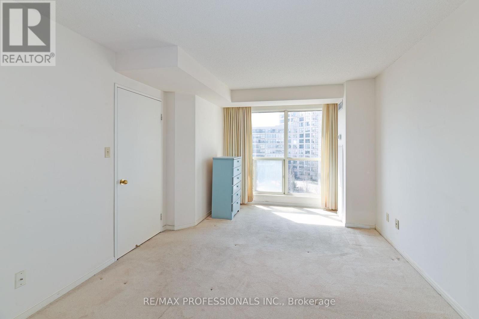 528 - 2261 Lakeshore Boulevard W, Toronto, Ontario  M8V 3X1 - Photo 13 - W12186627