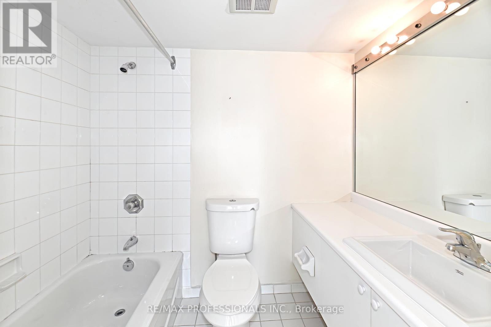 528 - 2261 Lakeshore Boulevard W, Toronto, Ontario  M8V 3X1 - Photo 14 - W12186627