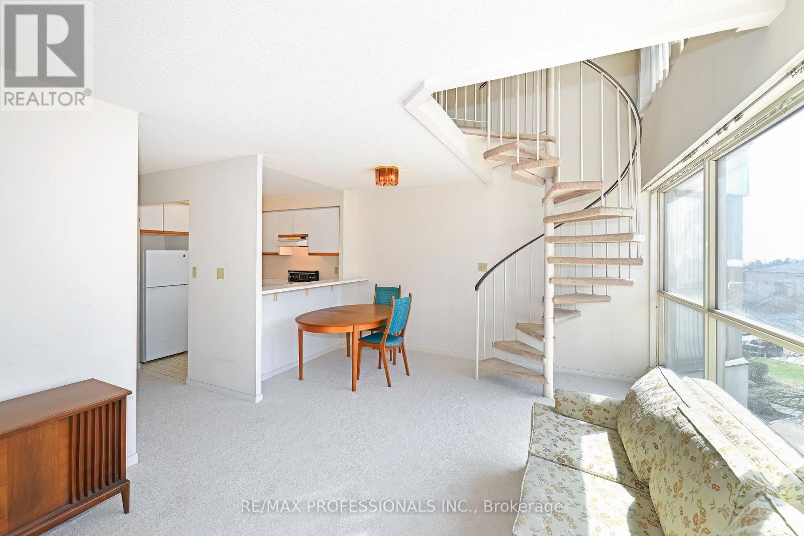 528 - 2261 Lakeshore Boulevard W, Toronto, Ontario  M8V 3X1 - Photo 4 - W12186627