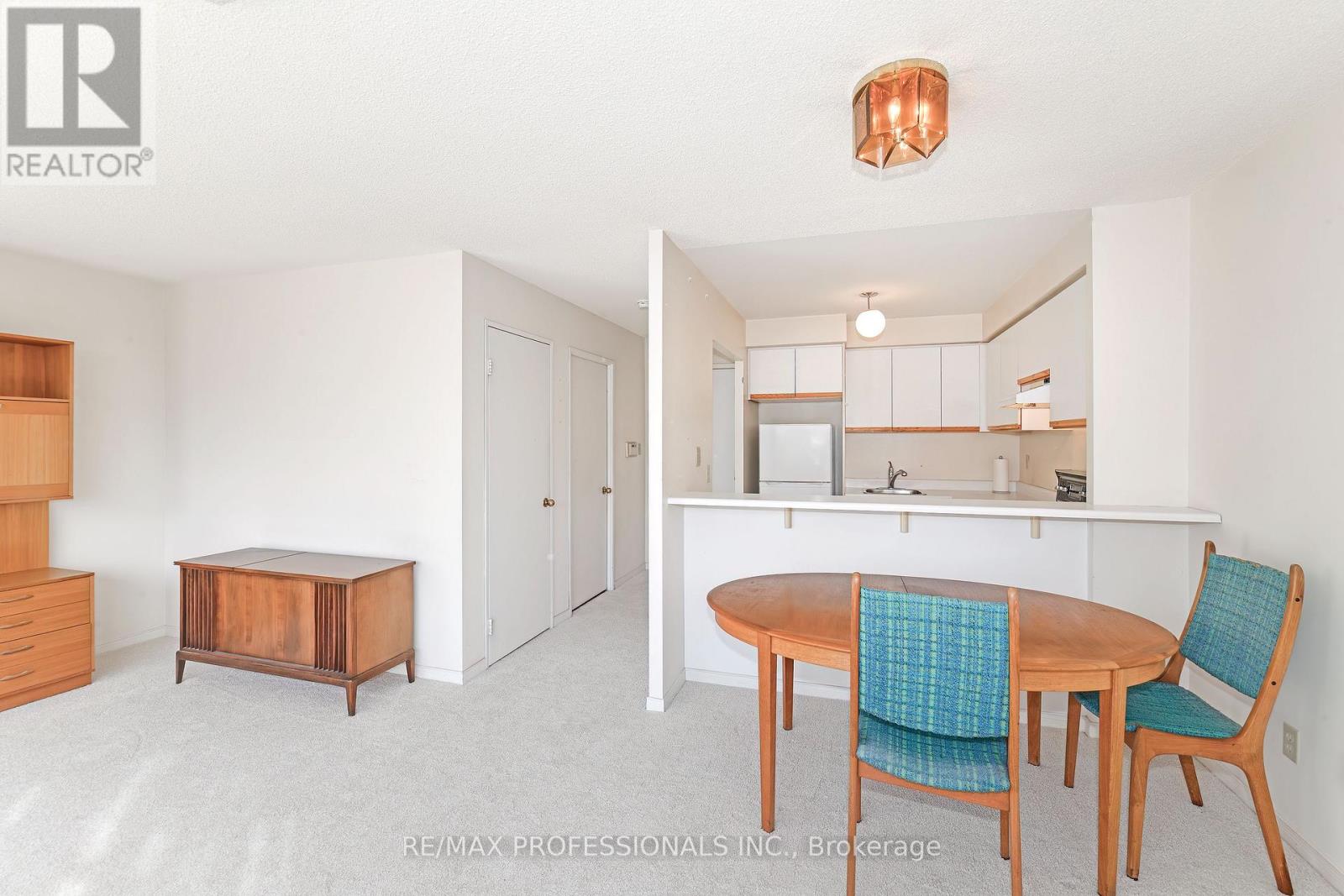 528 - 2261 Lakeshore Boulevard W, Toronto, Ontario  M8V 3X1 - Photo 5 - W12186627